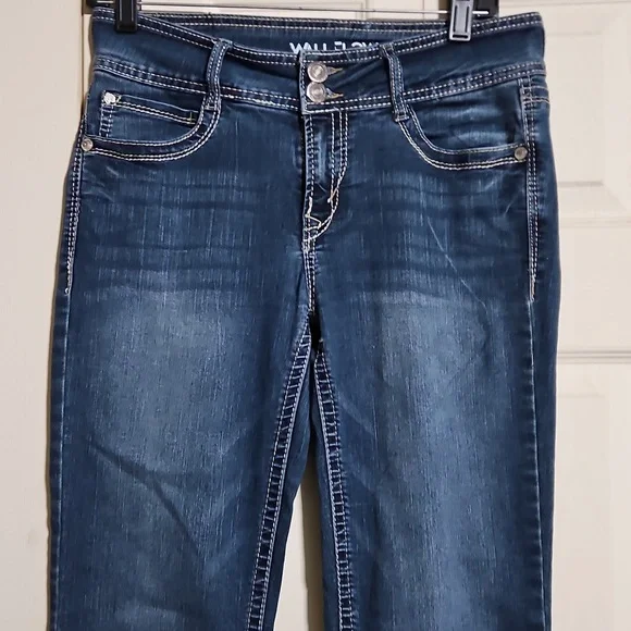 Wallflower Jeans - Picture 2 of 6